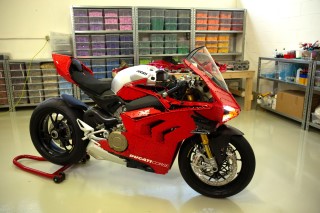 LCP makes 1:1 Ducati from Technic pieces