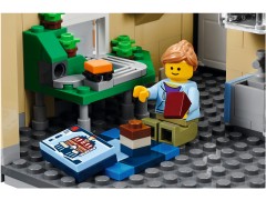 Конструктор LEGO (ЛЕГО) Creator Expert 10255  Assembly Square