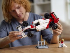 McLaren MP4/4 en Ayrton Senna LEGO-set afbeelding 8