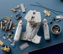 Star Trek: U. S.S. Enterprise NCC-1701-D LEGO-set afbeelding 11