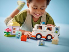 Ambulance met chauffeur LEGO-set afbeelding 7