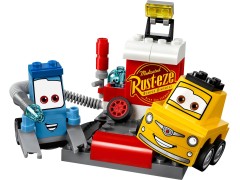 Конструктор LEGO (ЛЕГО) Juniors 10732 Пит-стоп Гвидо и Луиджи Guido and Luigi's Pit Stop
