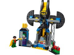 Конструктор LEGO (ЛЕГО) Juniors 10753 Нападение Джокера на бэтпещеру The Joker Batcave Attack