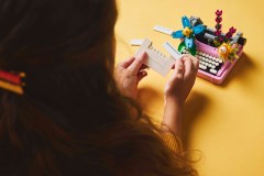 Typemachine met bloemen LEGO-set afbeelding 8