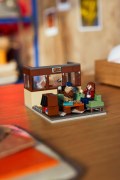 Stranger Things: WSQK Radio Station LEGO-set afbeelding 2
