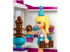 Конструктор LEGO (ЛЕГО) Friends 41132 Подготовка к вечеринке Heartlake Party Shop