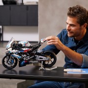 BMW M 1000 RR LEGO-set afbeelding 6
