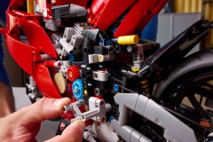 Ducati Panigale V4 S motor LEGO-set afbeelding 7