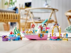 Ariel's Celebration Boat, zdjęcie 3