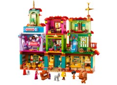 The Magical Madrigal House LEGO-set afbeelding 2