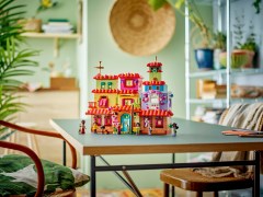 The Magical Madrigal House LEGO-set afbeelding 7