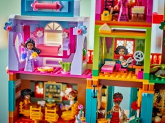 The Magical Madrigal House LEGO-set afbeelding 12