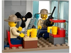 Конструктор LEGO (ЛЕГО) City 60069 Болотный полицейский участок Swamp Police Station