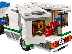 Конструктор LEGO (ЛЕГО) City 60117 Фургон и дом на колёсах Van & Caravan