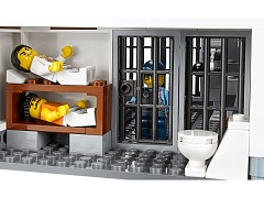 Конструктор LEGO (ЛЕГО) City 60130 Остров-тюрьма Prison Island