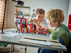 Brandweerkazerne en brandweerauto LEGO-set afbeelding 9