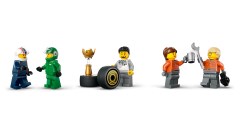 F1 truck met RB20 en AMR24 F1 auto's LEGO-set afbeelding 4