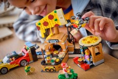 Pizzacentrale met voertuigen LEGO-set afbeelding 12