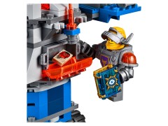 Конструктор LEGO (ЛЕГО) Nexo Knights 70322 Башенный тягач Акселя Axl's Tower Carrier