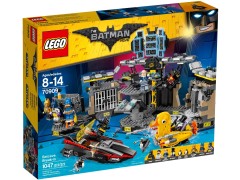 Конструктор LEGO (ЛЕГО) The LEGO Batman Movie 70909 Нападение на бэтпещеру Batcave Break-In