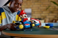 Mario Kart – Mario & Standard Kart LEGO-set afbeelding 8