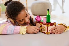 Glinda & Elphaba's Dormitory LEGO-set afbeelding 11