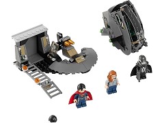 Конструктор LEGO (ЛЕГО) DC Comics Super Heroes 76009 Побег с Блэк Зиро Superman: Black Zero Escape