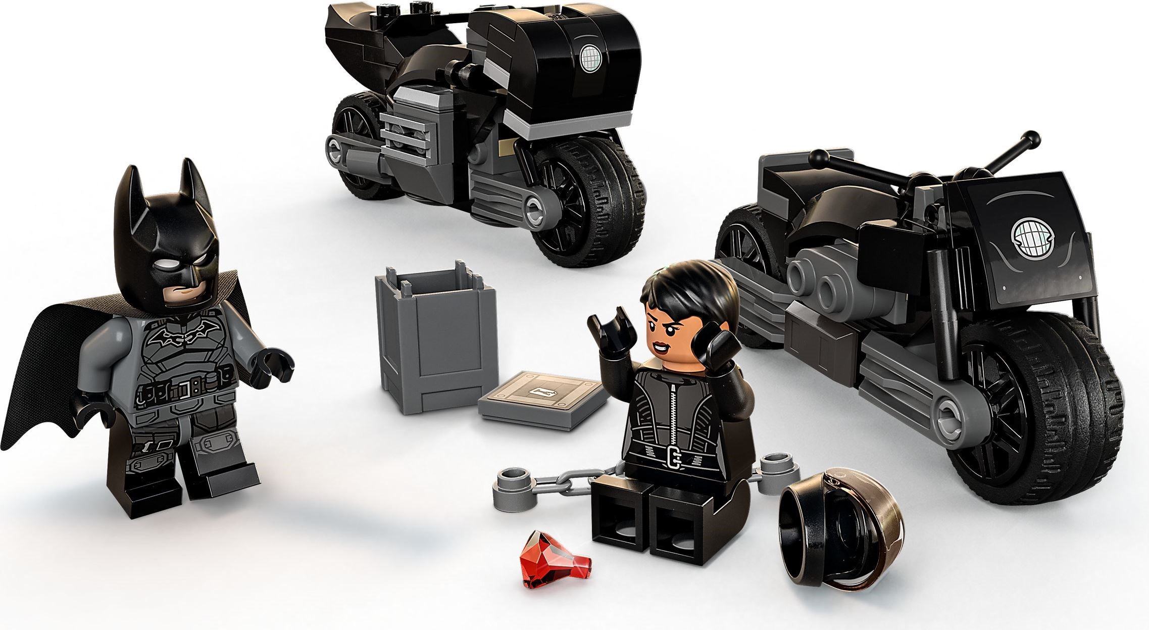 Batman & Selina Kyle Motorcycle Pursuit