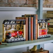 Boekensteun: De Zweinstein Express LEGO-set afbeelding 12