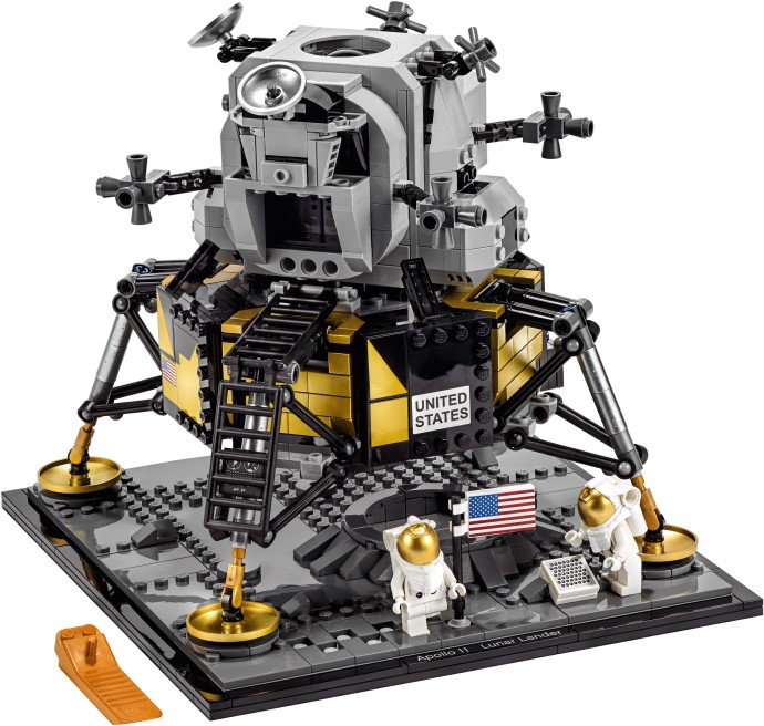 Box art of set 10266 - Lunar Lander