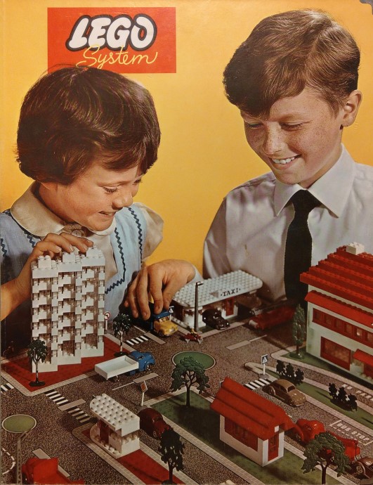 LEGO 200-5 LEGO Town Plan Board, UK / Australian Cardboard Version