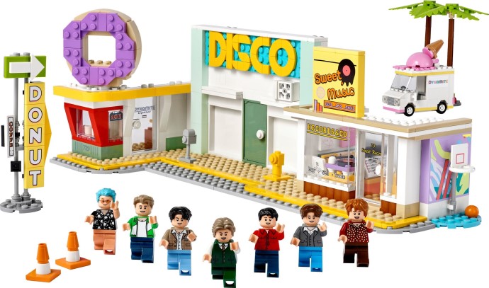 LEGO's New Pop Art Sets Let You Channel Your Inner Artist