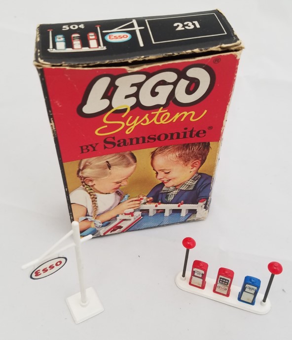 LEGO 231-3 Esso Stations (Pumps and Sign)