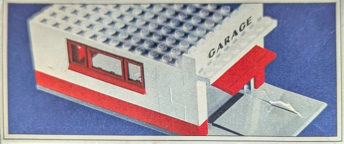 LEGO 236-3 Garage with Automatic Door (Gray base and door frame)