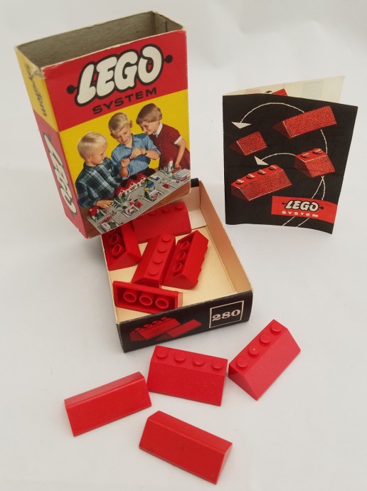 LEGO 280 Sloping Roof Bricks, Red