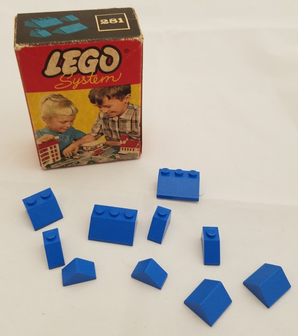 LEGO 281-2 1 x 2 and 3 x 2 Sloping Bricks, Blue
