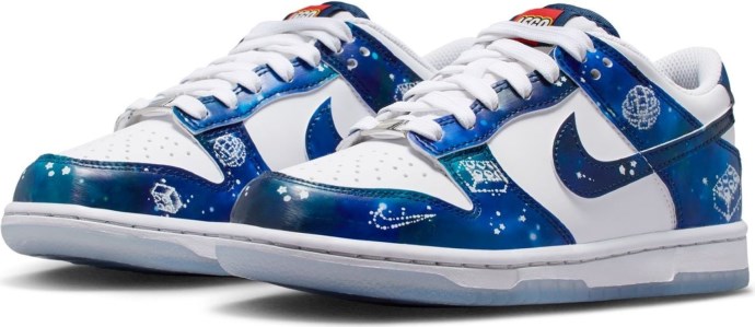LEGO 5010047 Nike Dunk Low x LEGO Collection – Big Kids Shoes