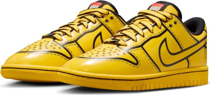 LEGO 5010051 Nike Dunk Low x LEGO Collection – Big Kids Shoes