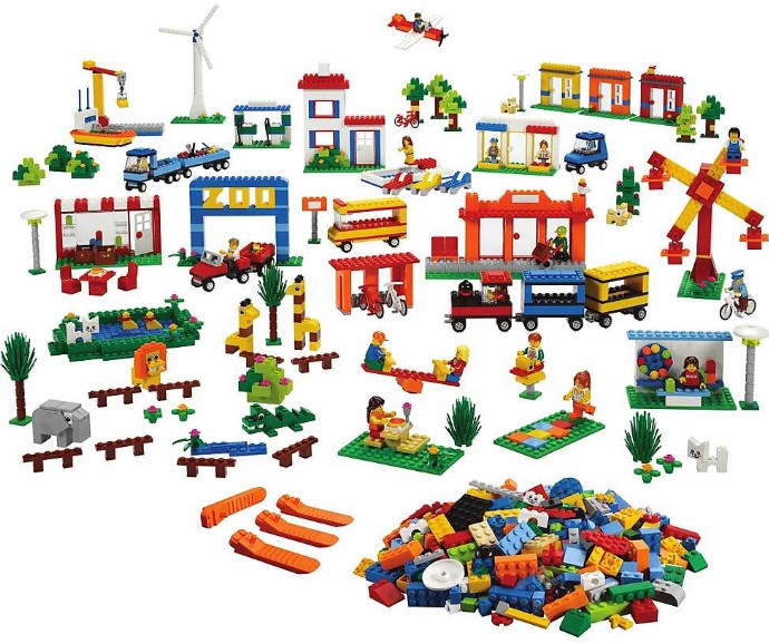 LEGO 9389 Community Starter Set