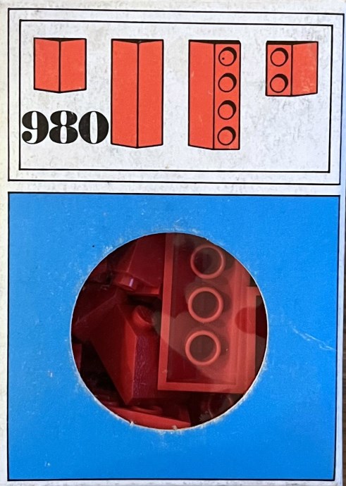 23 sloping bricks, including roof peak bricks, Red