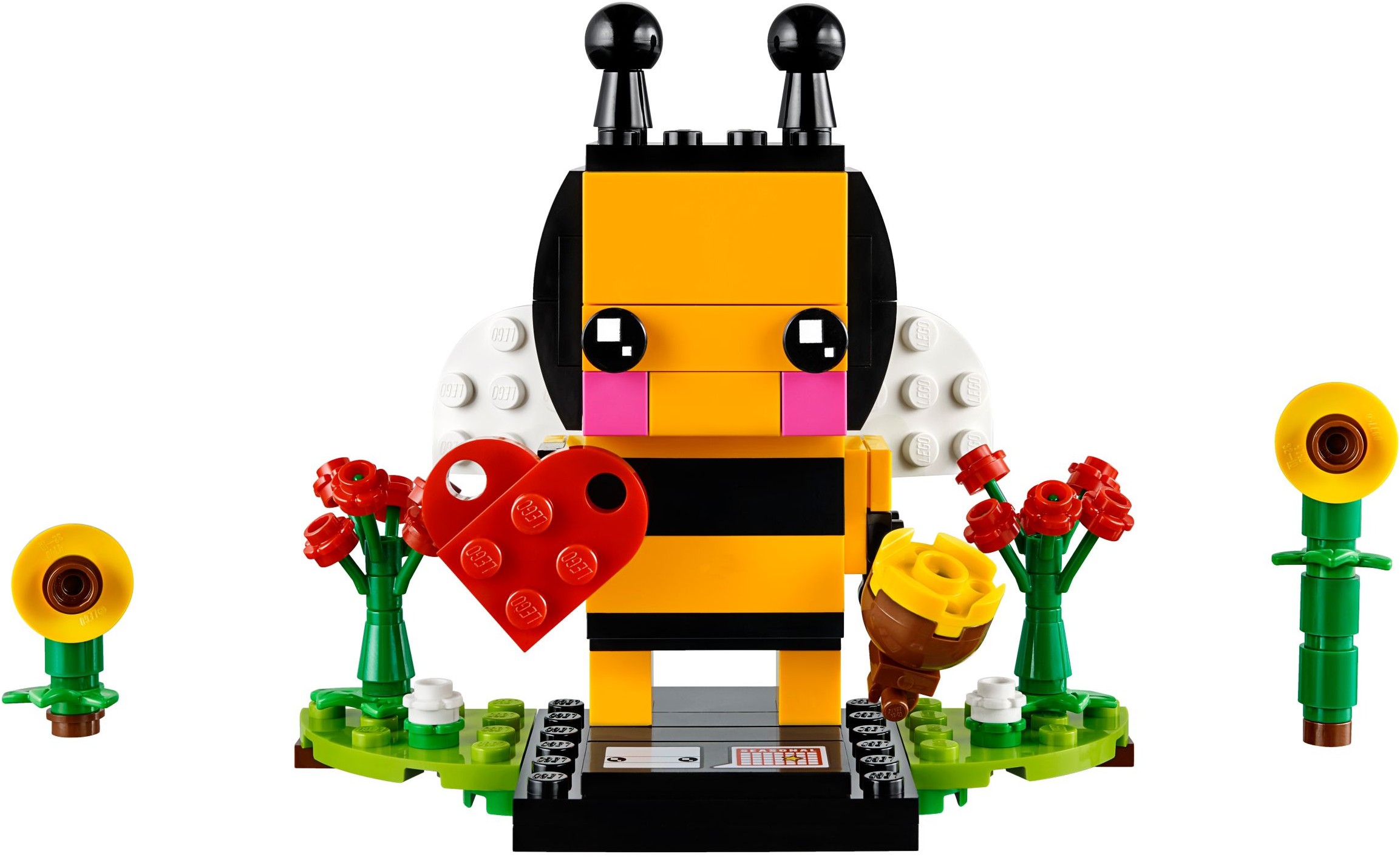 LEGO Brickheadz Valentine's Bee (40270) - $9.99