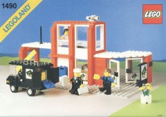 <h1>Town Bank</h1><div class='tags floatleft'><a href='/sets/1490-1/Town-Bank'>1490-1</a> <a href='/sets/theme-Town'>Town</a> <a class='subtheme' href='/sets/subtheme-Shops-and-Services'>Shops and Services</a> <a class='year' href='/sets/theme-Town/year-1988'>1988</a> </div><div class='floatright'>©1988 LEGO Group</div>