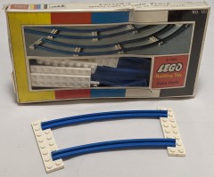 <h1>Curved Train Track</h1><div class='tags floatleft'><a href='/sets/151-2/Curved-Train-Track'>151-2</a> <a href='/sets/theme-Samsonite'>Samsonite</a> <a class='subtheme' href='/sets/subtheme-Train'>Train</a> <a class='year' href='/sets/theme-Samsonite/year-1966'>1966</a> </div><div class='floatright'>©1966 LEGO Group</div>