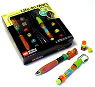 <h1>Pen Pack Life On Mars</h1><div class='tags floatleft'><a href='/sets/2033-2/Pen-Pack-Life-On-Mars'>2033-2</a> <a href='/sets/theme-Gear'>Gear</a> <a class='subtheme' href='/sets/subtheme-Pens'>Pens</a> <a class='year' href='/sets/theme-Gear/year-2002'>2002</a> </div><div class='floatright'>©2002 LEGO Group</div>