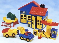 <h1>Service Station</h1><div class='tags floatleft'><a href='/sets/2657-1/Service-Station'>2657-1</a> <a href='/sets/theme-Duplo'>Duplo</a> <a class='year' href='/sets/theme-Duplo/year-1989'>1989</a> </div><div class='floatright'>©1989 LEGO Group</div>