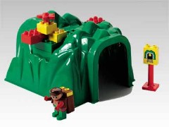 <h1>Train Tunnel</h1><div class='tags floatleft'><a href='/sets/2938-1/Train-Tunnel'>2938-1</a> <a href='/sets/theme-Duplo'>Duplo</a> <a class='subtheme' href='/sets/subtheme-Trains'>Trains</a> <a class='year' href='/sets/theme-Duplo/year-2000'>2000</a> </div><div class='floatright'>©2000 LEGO Group</div>