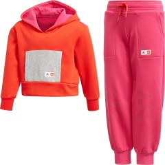 <h1>Adidas Hoodie and Pants Set</h1><div class='tags floatleft'><a href='/sets/5006554-1/Adidas-Hoodie-and-Pants-Set'>5006554-1</a> <a href='/sets/theme-Gear'>Gear</a> <a class='subtheme' href='/sets/subtheme-Clothing-Adidas'>Clothing / Adidas</a> <a class='year' href='/sets/theme-Gear/year-2021'>2021</a> </div><div class='floatright'>©2021 LEGO Group</div>