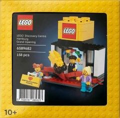 <h1>LEGO Discovery Centre Hamburg Grand Opening</h1><div class='tags floatleft'><a href='/sets/5009423-1/LEGO-Discovery-Centre-Hamburg-Grand-Opening'>5009423-1</a> <a href='/sets/theme-Promotional'>Promotional</a> <a class='subtheme' href='/sets/subtheme-LEGO-Brand-Store-Opening-Set'>LEGO Brand Store Opening Set</a> <a class='year' href='/sets/theme-Promotional/year-2025'>2025</a> </div><div class='floatright'>©2025 LEGO Group</div>