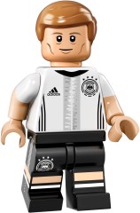 <h1>Toni Kroos</h1><div class='tags floatleft'><a href='/sets/71014-10/Toni-Kroos'>71014-10</a> <a href='/sets/theme-Collectable-Minifigures'>Collectable Minifigures</a> <a class='subtheme' href='/sets/subtheme-DFB-Series'>DFB Series</a> <a class='year' href='/sets/theme-Collectable-Minifigures/year-2016'>2016</a> </div><div class='floatright'>©2016 LEGO Group</div>