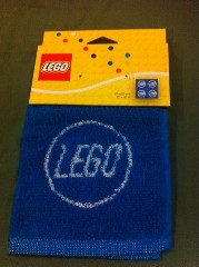 <h1>Small blue towel</h1><div class='tags floatleft'><a href='/sets/853209-1/Small-blue-towel'>853209-1</a> <a href='/sets/theme-Gear'>Gear</a> <a class='subtheme' href='/sets/subtheme-Housewares'>Housewares</a> <a class='year' href='/sets/theme-Gear/year-2011'>2011</a> </div><div class='floatright'>&copy;2011 LEGO Group</div>